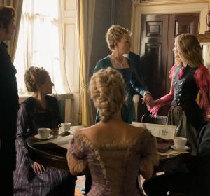 Alicia a través del espejo