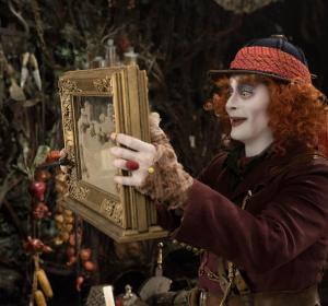 Alicia a través del espejo