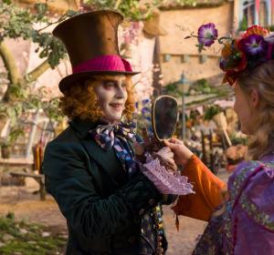 Alicia a través del espejo