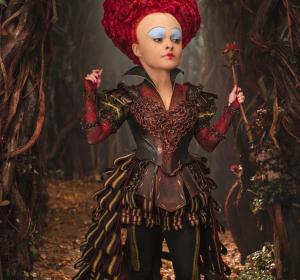 Alicia a través del espejo