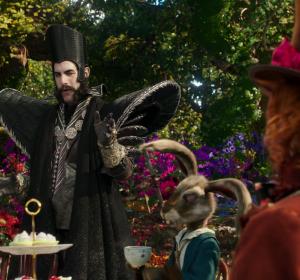 Alicia a través del espejo