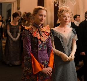 Alicia a través del espejo